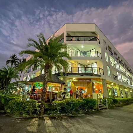 Ramada Suites By Wyndham Seafront Coral Coast Korotogo Exteriör bild