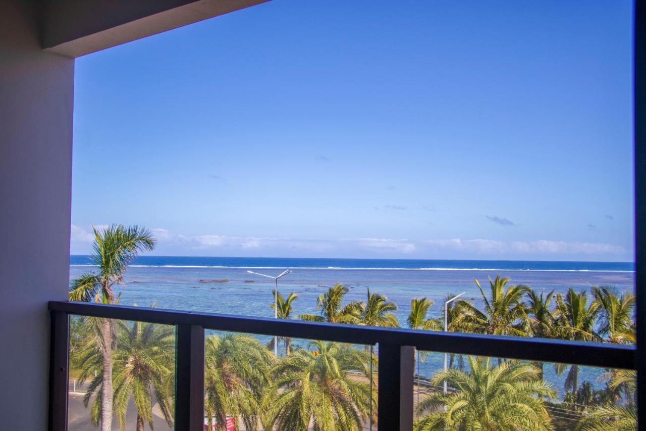 Ramada Suites By Wyndham Seafront Coral Coast Korotogo Exteriör bild