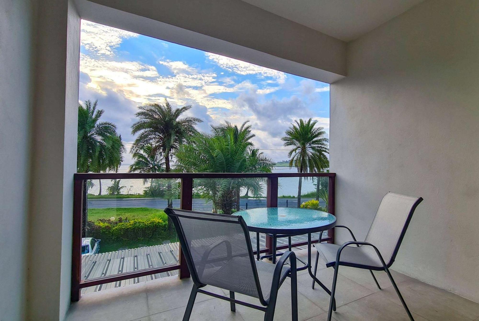 Ramada Suites By Wyndham Seafront Coral Coast Korotogo Exteriör bild