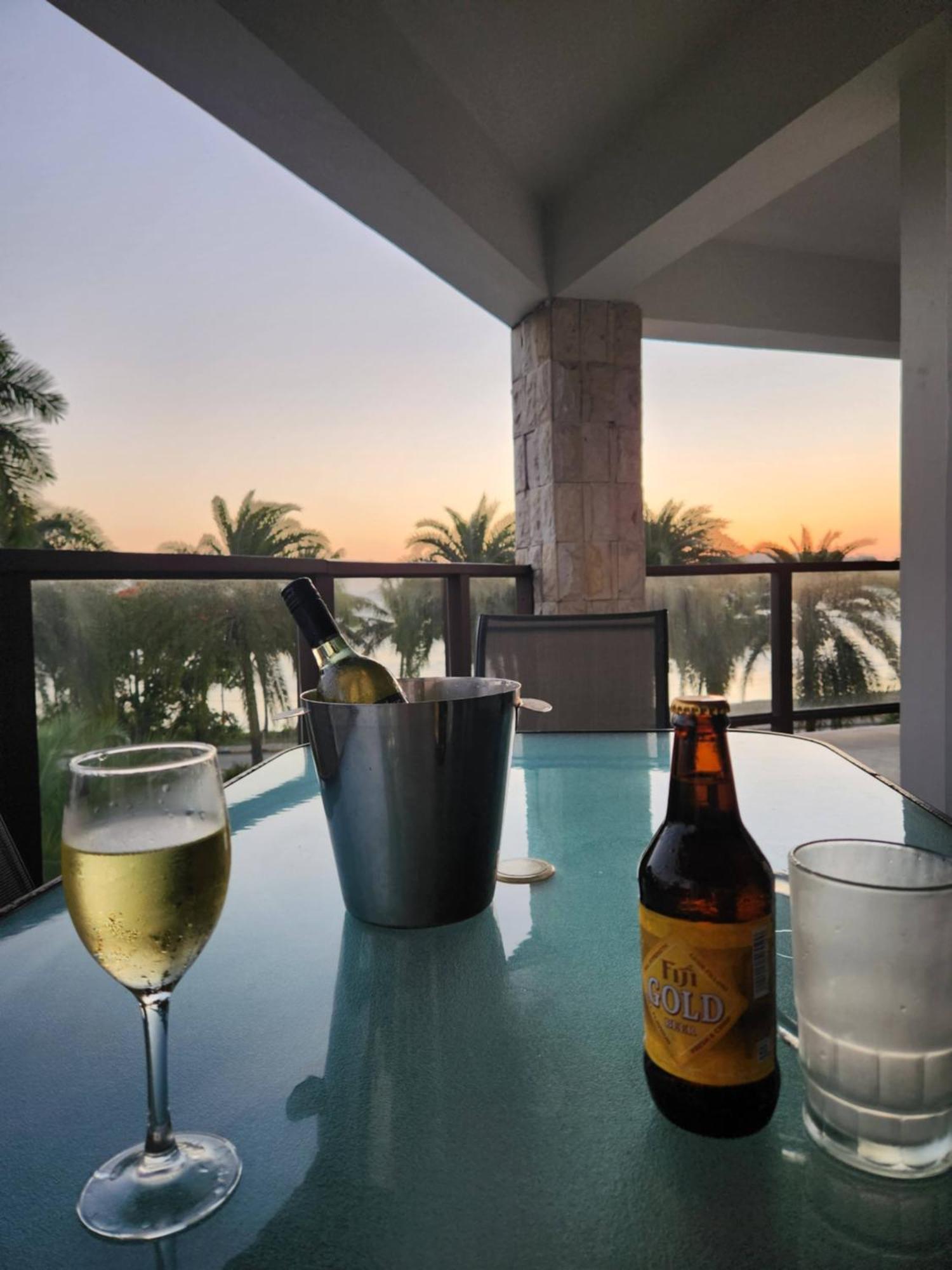 Ramada Suites By Wyndham Seafront Coral Coast Korotogo Exteriör bild