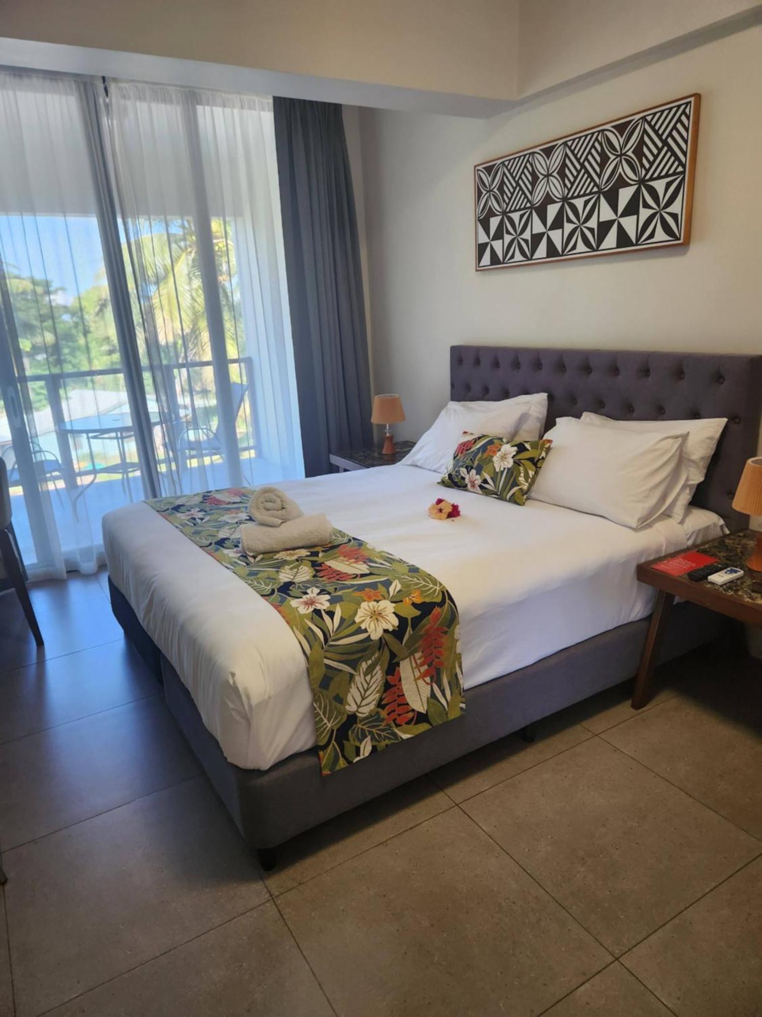 Ramada Suites By Wyndham Seafront Coral Coast Korotogo Exteriör bild